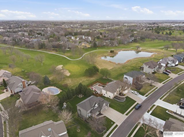 1006 Bailey Drive, Papillion, NE 68046