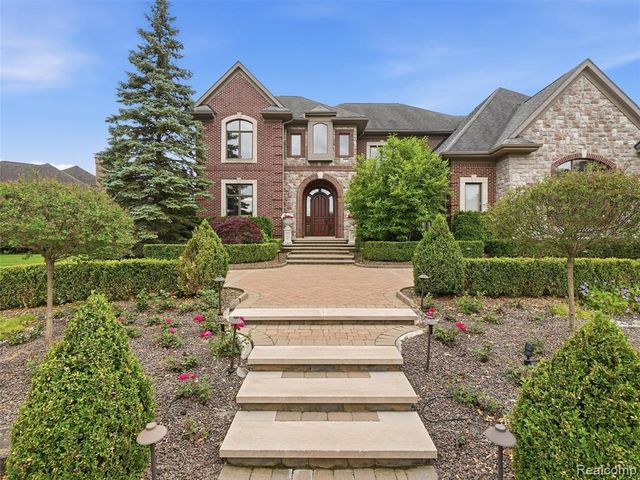 21081 Equestrian Trail, Northville, MI 48167