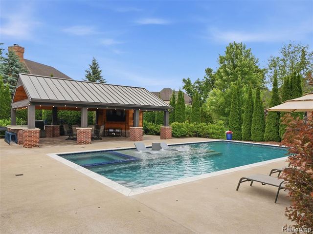 21081 Equestrian Trail, Northville, MI 48167