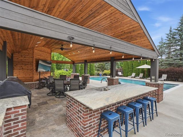 21081 Equestrian Trail, Northville, MI 48167