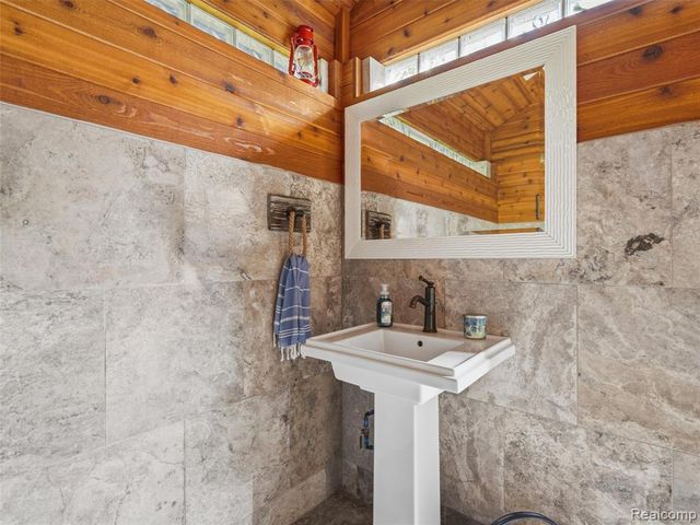 21081 Equestrian Trail, Northville, MI 48167