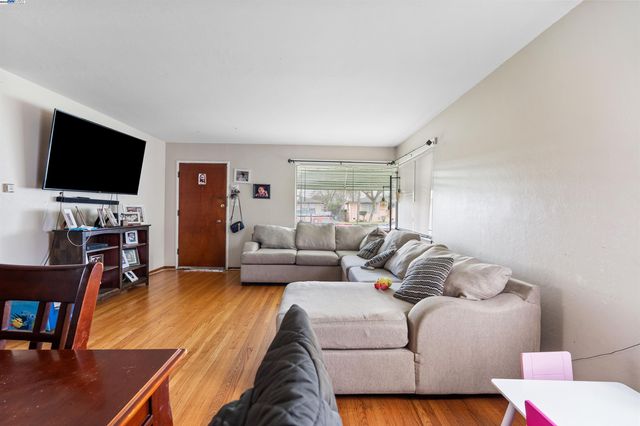 350 Marina Way S, Richmond, CA 94804