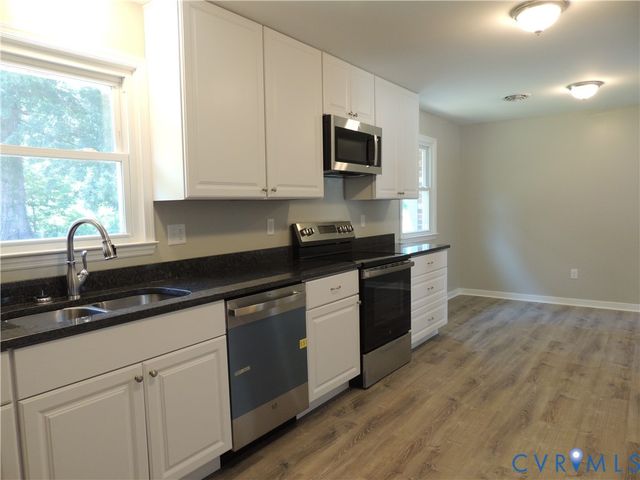 5804 Sutherland Dr, Sutherland, VA 23885