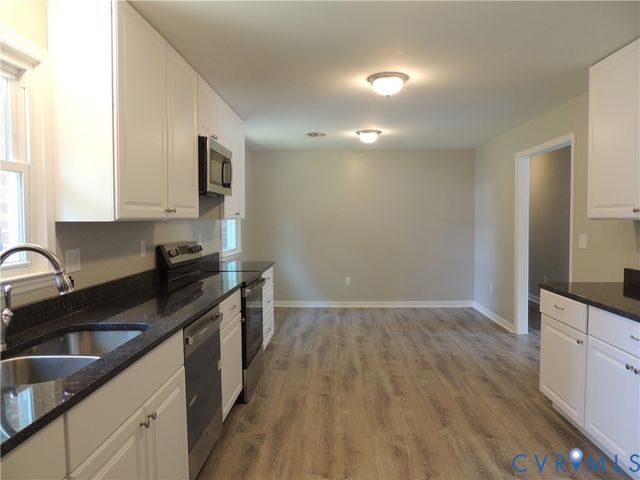 5804 Sutherland Dr, Sutherland, VA 23885
