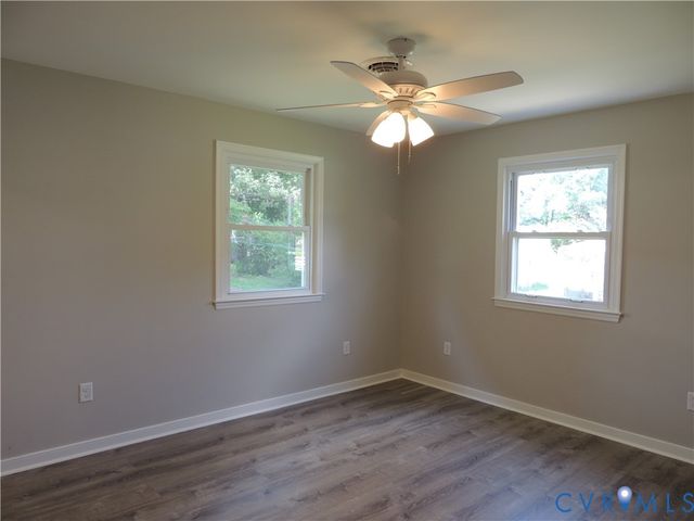 5804 Sutherland Dr, Sutherland, VA 23885