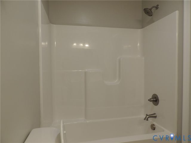 5804 Sutherland Dr, Sutherland, VA 23885