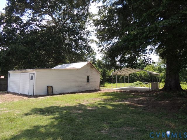 5804 Sutherland Dr, Sutherland, VA 23885