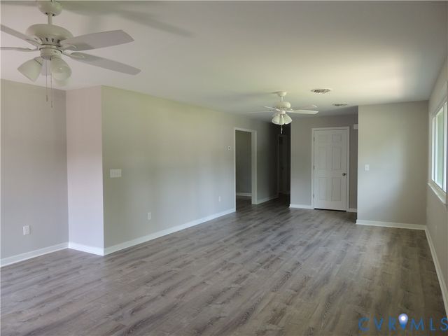 5804 Sutherland Dr, Sutherland, VA 23885