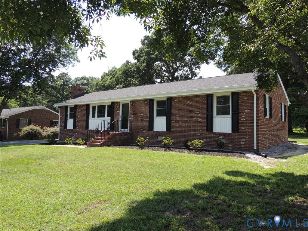 5804 Sutherland Dr, Sutherland, VA 23885
