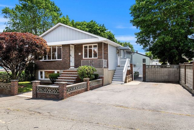 11 Newman St, Revere, MA 02151