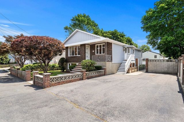 11 Newman St, Revere, MA 02151