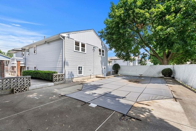 11 Newman St, Revere, MA 02151