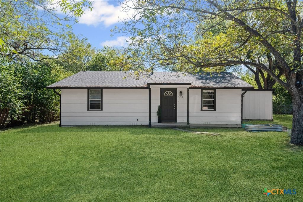 303 Sumbera, Holland, TX 76534