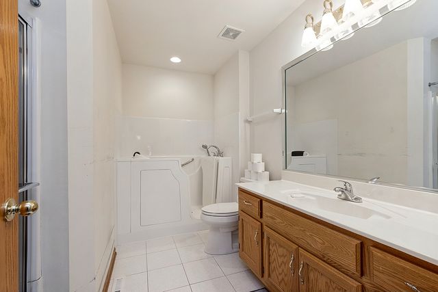 16300 Chickadee Circle, Orland Park, IL 60467