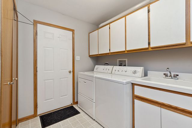 16300 Chickadee Circle, Orland Park, IL 60467