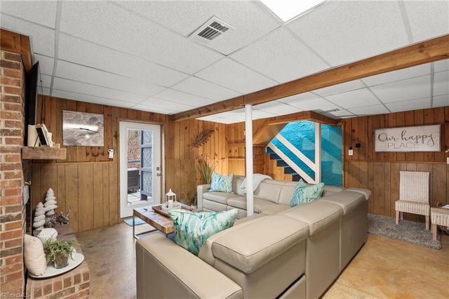 570 Hillview Drive, Lexington, NC 27292