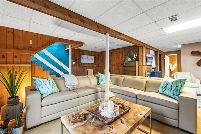 570 Hillview Drive, Lexington, NC 27292