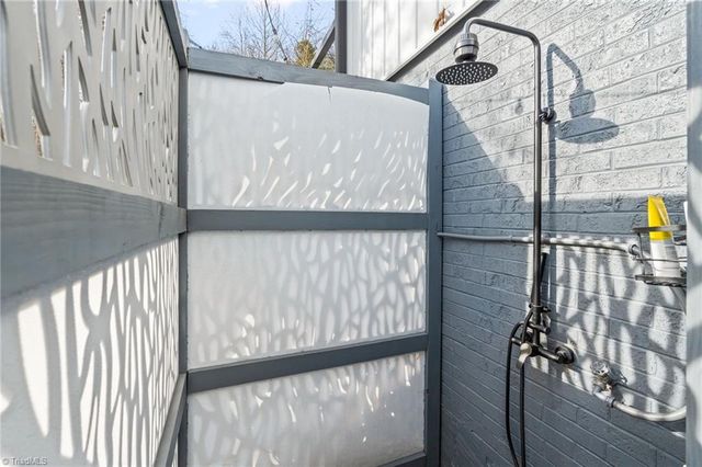 570 Hillview Drive, Lexington, NC 27292