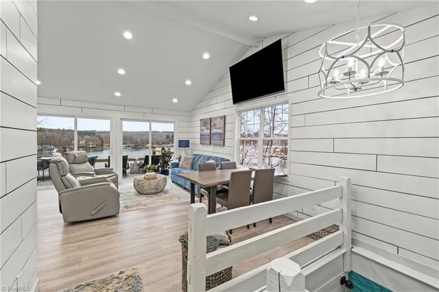 570 Hillview Drive, Lexington, NC 27292