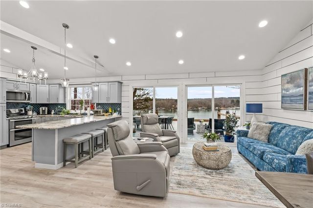 570 Hillview Drive, Lexington, NC 27292