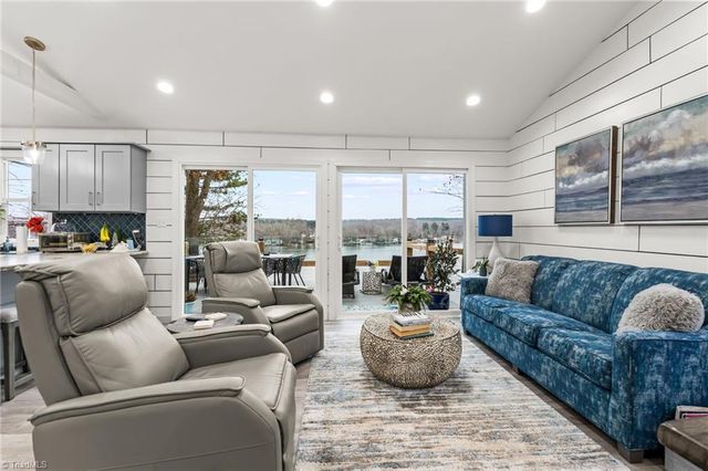 570 Hillview Drive, Lexington, NC 27292