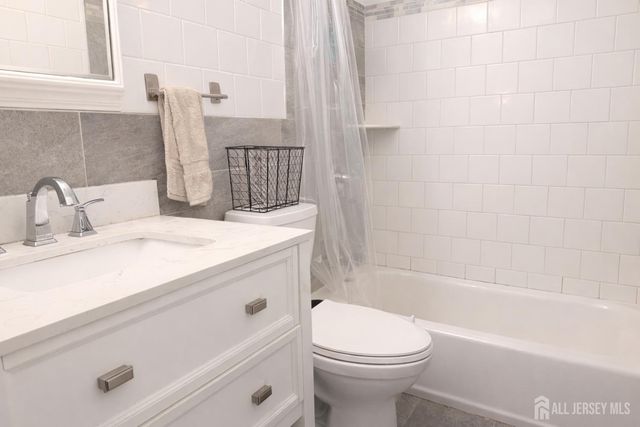 9 Lake Avenue 6B, East Brunswick, NJ 08816