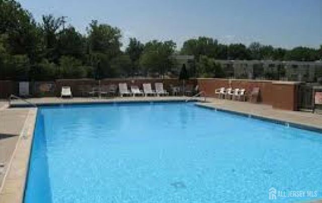 9 Lake Avenue 6B, East Brunswick, NJ 08816