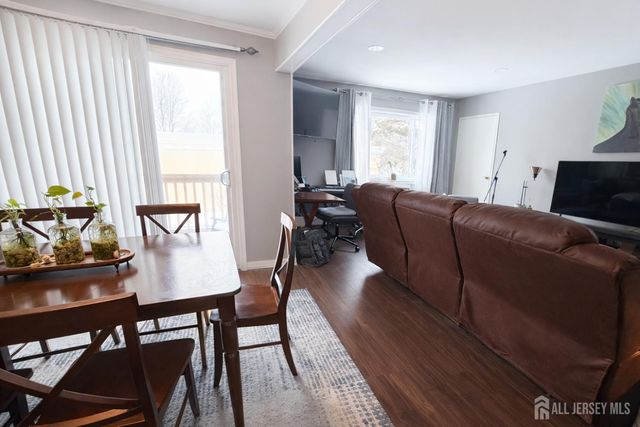 9 Lake Avenue 6B, East Brunswick, NJ 08816