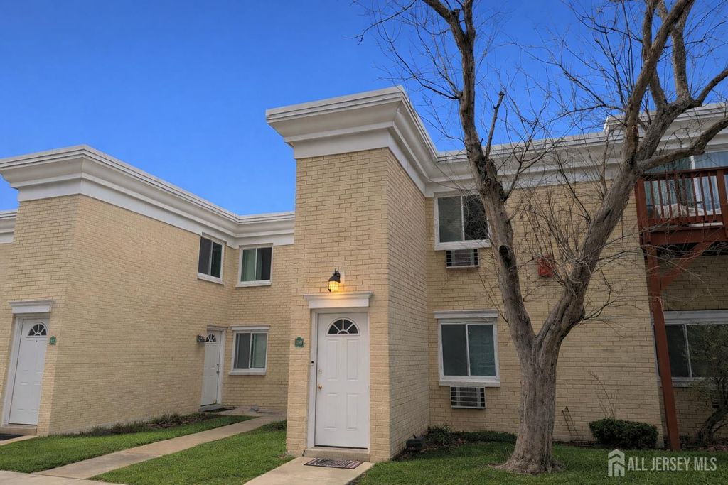 9 Lake Avenue 6B, East Brunswick, NJ 08816