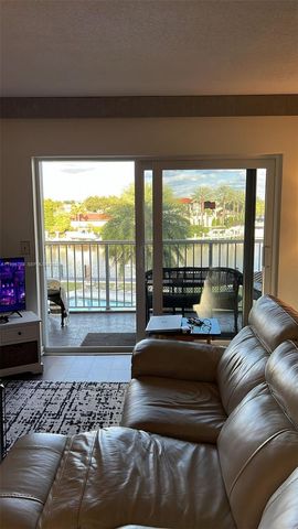 230 N Federal Hwy 305, Deerfield Beach, FL 33441