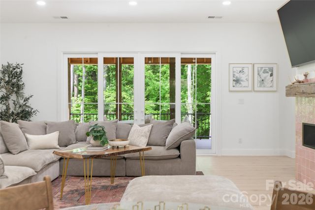 1325 Gateshead Lane, Matthews, NC 28105