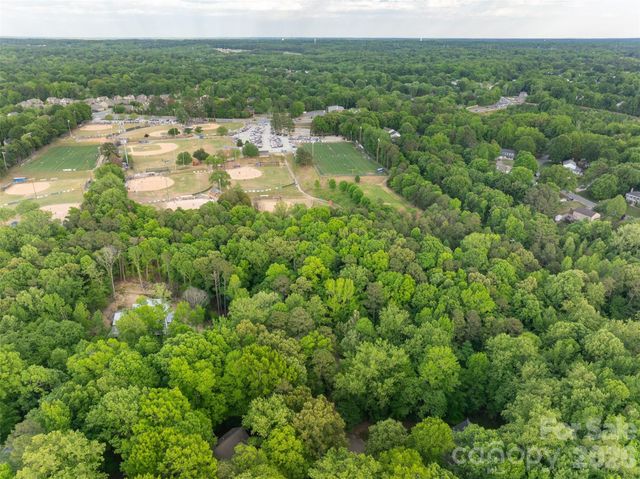 1325 Gateshead Lane, Matthews, NC 28105