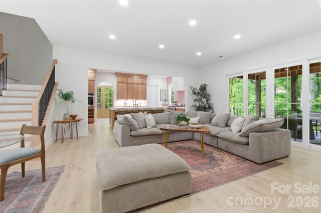 1325 Gateshead Lane, Matthews, NC 28105