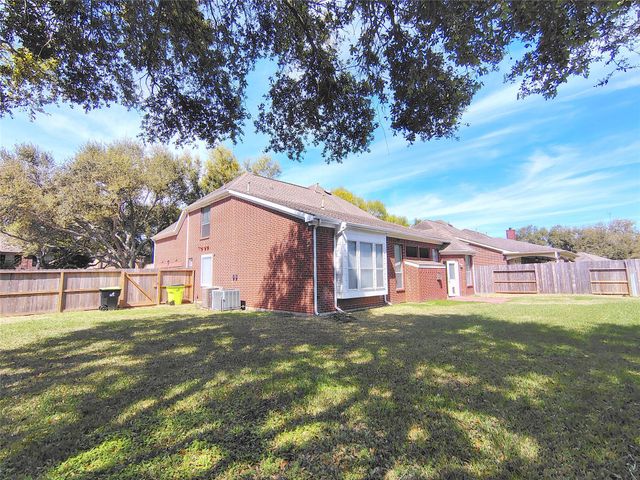 418 Fern Meadow Drive, Missouri City, TX 77459