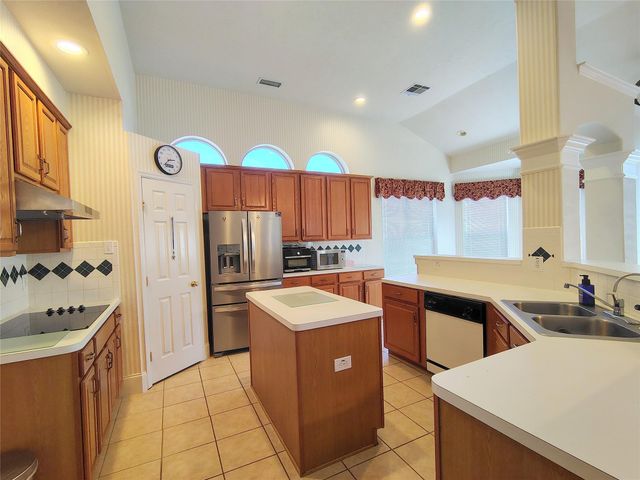 418 Fern Meadow Drive, Missouri City, TX 77459