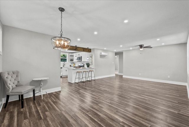 507 E Dumble Street, Alvin, TX 77511