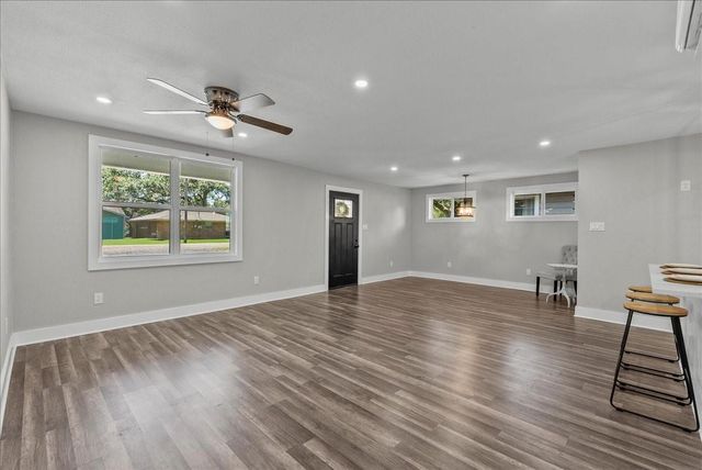 507 E Dumble Street, Alvin, TX 77511