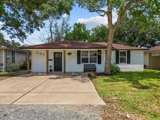 507 E Dumble Street, Alvin, TX 77511