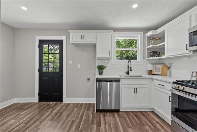 507 E Dumble Street, Alvin, TX 77511