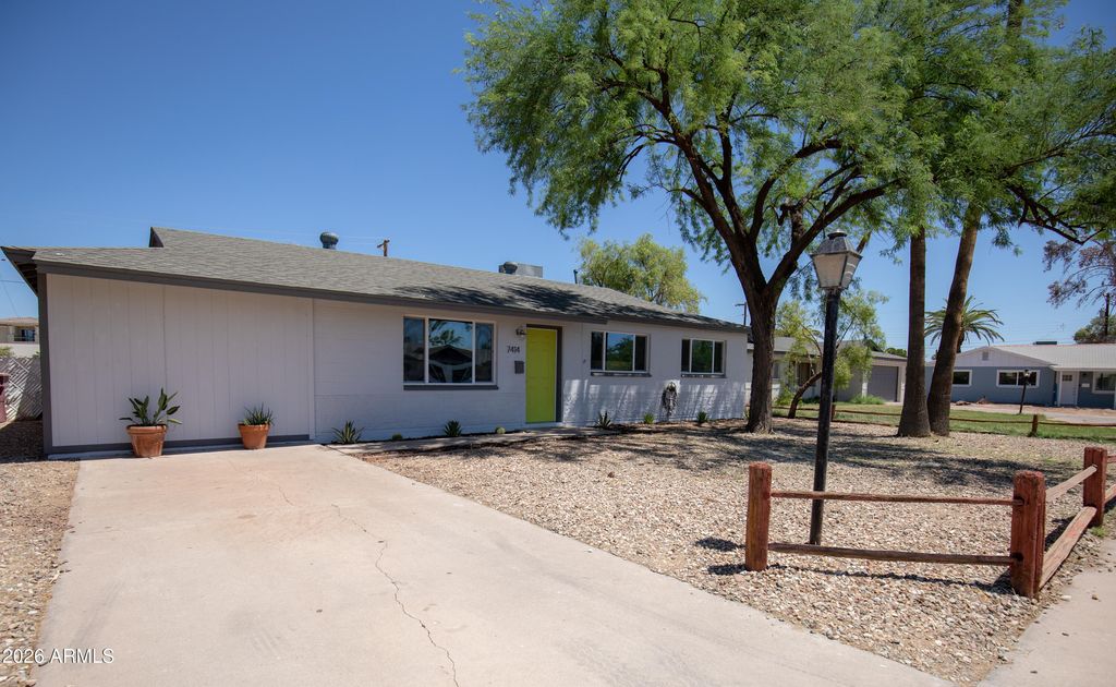 7414 E MORELAND Street, Scottsdale, AZ 85257