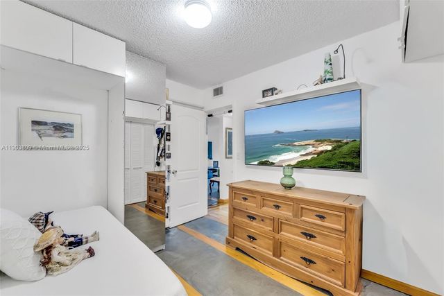 3661 SW 9th Ter 207, Miami, FL 33135