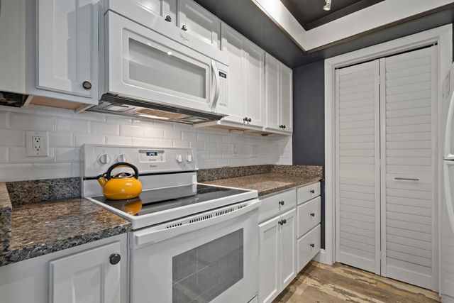 202 E ESPLANADE WAY E 104, Casselberry, FL 32707