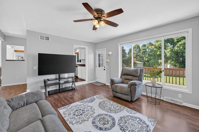 1757 Colony Circle, Sun Prairie, WI 53590