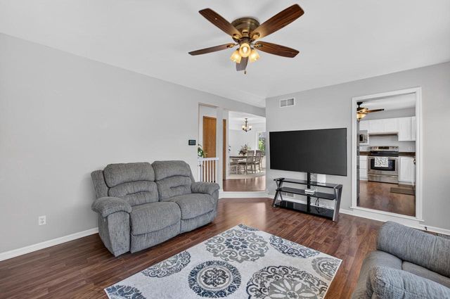 1757 Colony Circle, Sun Prairie, WI 53590
