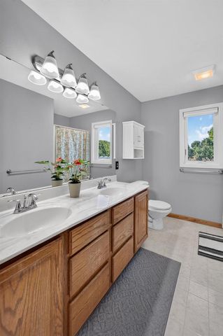 1757 Colony Circle, Sun Prairie, WI 53590