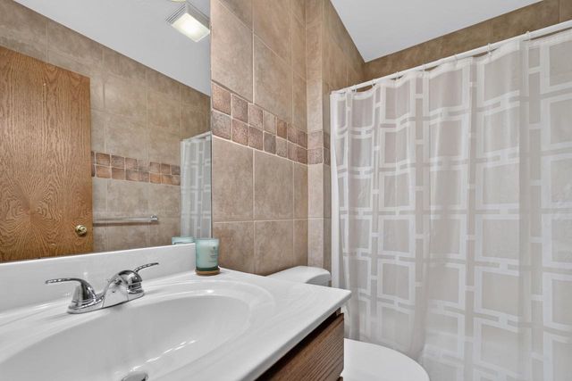 1757 Colony Circle, Sun Prairie, WI 53590