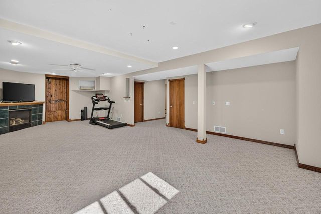 1757 Colony Circle, Sun Prairie, WI 53590