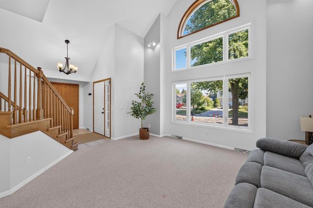 1757 Colony Circle, Sun Prairie, WI 53590
