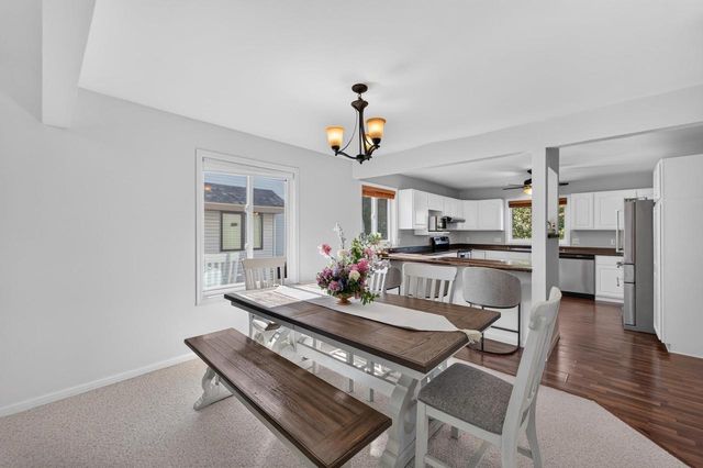 1757 Colony Circle, Sun Prairie, WI 53590