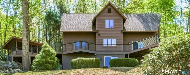 28 Garnet Road, Roxbury, CT 06783